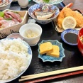 石川県金沢市二口町にオープンした『魚定食 魚魚（うおうお）』で『刺身定食 彩』『魚魚定食』食べてみた。