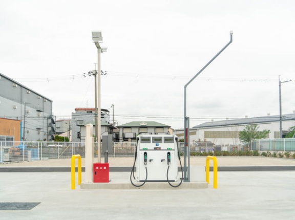 府道16号線ぞい柱本にガソリンスタンドができてる