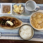 作り置きの料理でラクをしつつ、中食も活用できた平日ランチでした。