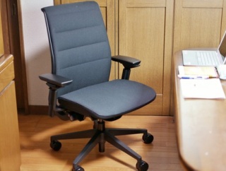 在宅ワークの長時間作業にはオフィス用チェアが最適な理由を紹介！オフィス家具メーカーのSteelcaseが「Think」を一新【レビュー】