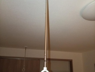 外国人「日本のホテルの部屋に謎の物体が吊り下がってる、これは何なの？」