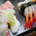 「市場すし」の店員が外国人に憎しみを込めて握った寿司がこちらwwwwwwwwwwwwww