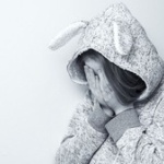 佐藤栞里さん、生放送スタジオで突然の涙 話せなくなり「ハァ、ハァ」