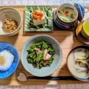 午前は母の施設に。午後は母の事で病院に。