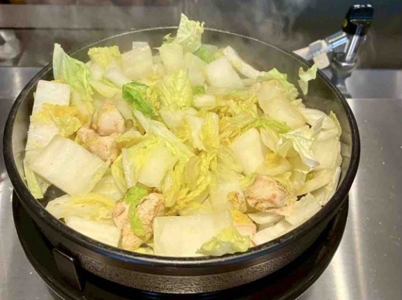 石川のソウルフード！『さぶろうべい』の「とり白菜鍋」と『イトメン』の「チャンポンめん」がコラボ！期間限定メニューが販売へ！2月3日～3月15日。