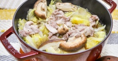 鍋の残りで作る「ストウブ鍋で白菜のくったり煮」