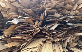 製材屋「『薪が欲しいので端材をタダでくれ』と言われることがよくある。『切って配送して』と要望があり、有料になると言った結果⋯」