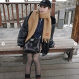 『[イコラブ] 諸橋沙夏、美脚透けるタイツコーデ 草津旅行ショットに「可愛さもスタイルもレベチ」「見惚れちゃう」と反響』の画像