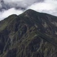 【北アルプス】爺ヶ岳　山中に白骨化した遺体　県警ヘリが発見　バックカントリー中に行方不明　東京の60代男性か
