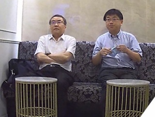 【画像】夜店の待合室で待機中の東大教授ワロタｗｗｗｗｗ