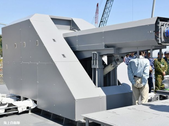 米国も開発を諦めたレールガン…日本の海上自衛隊は試験艦「あすか」で実験運用中！