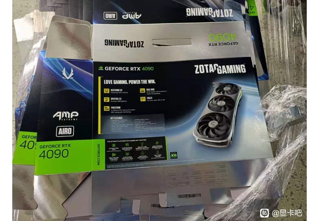 【悲報】RTX4090、いくら何でもでか過ぎる