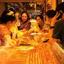 カシュガルのゴールドジュエリー専門店前の寸景