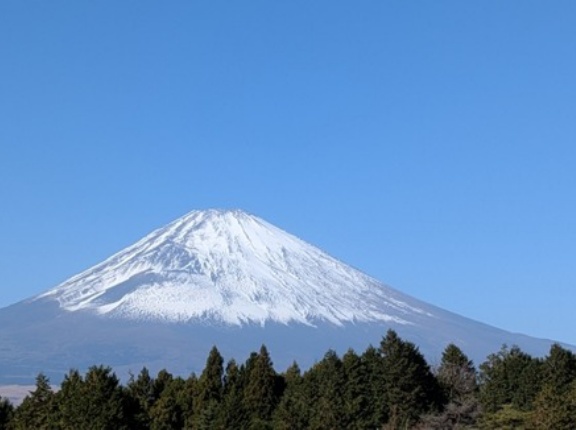 独立峰なら何でも富士と付ければいいと思っている