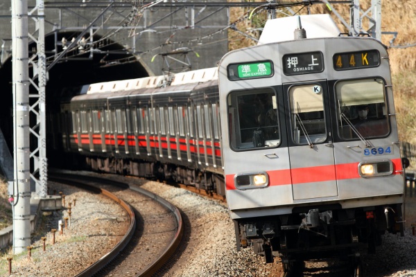 銀色電車研究室 ＠nano factory公式ブログ - 東急8590系