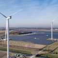 英国政府は風力タービンと太陽光発電所が環境に悪影響を与えることを非公式に認めている