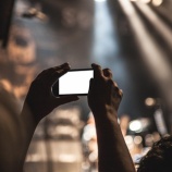 『スマホゾンビの増殖』の画像