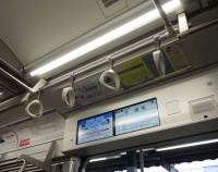 『西武鉄道30000系の車内モニターが新品に　9000系その後　東京地下鉄10000系小変化』の画像