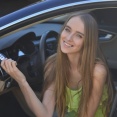 【画像】ベンツ売りのお姉さん、あまりに美人すぎて納車式で目立ちすぎてしまうｗｗｗｗｗｗｗ