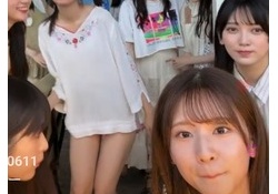 【速報】菅原咲月、Bカップの『谷』を作ってしまう