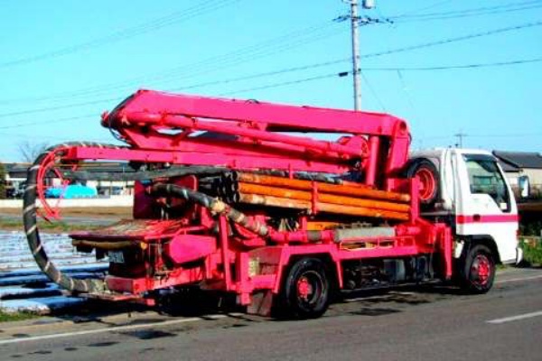 コンクリートポンプ車とは : 重機買取のイロハ~高価買取で管理費の ...