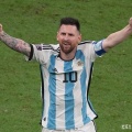 【W杯】38歳メッシ、初戦でゴール！　史上初6大会連続W杯出場で通算14点目、ジダン次男GK相手に  [ネギうどん★]