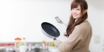 嫁のメシが急に薄味になった。薄味どころか味がしない。→まずさは感じるんだ。外食は味がしなくて嫁のメシはまずいんだ。助けてくれ…
