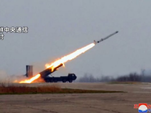 北朝鮮、新型地対空ミサイルなど発射実験の成功を主張…前回から改良か！