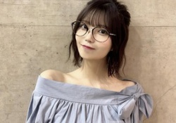 【朗報】中西アルノさん、デコルテ丸出しショットがセクシーすぎ・・・！