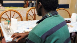 「こんなことになるなんて想像もしなかった」　日本語を話せないガーナ人難民、安住の地と信じた日本で途方に暮れる