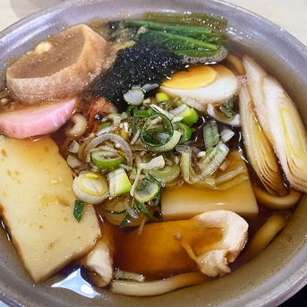 焼いてないのになぜ「鍋焼きうどん」なの？函館市松川町「よしだ支店」