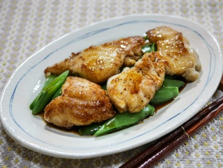 ひさしぶりのレシピです「茹でスナップエンドウとタラのバター醤油炒め」
