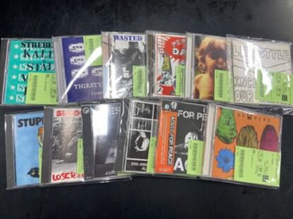 少量ですが中古CDも入荷！