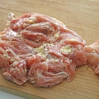 漬けて焼くだけ簡単！ジューシークリスマスローストチキン