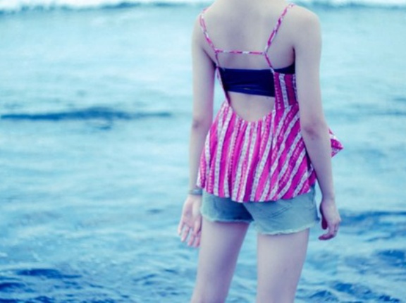 【衝撃】鬼束ちひろ「私程度のレベルでも日々生活するのに困らない程度の印税が毎年振り込まれる」