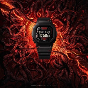 NISSAN GT-R G-SHOCK 第5弾！スクエアスタイルで反転液晶仕様！6月発売