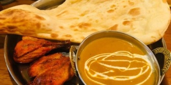 カレーナンを友達とシェアしたら、中のカレーが偏ってて、友達の方にルーが大部分入っていた