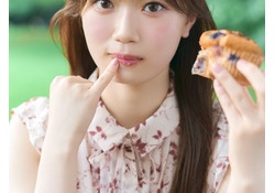 【画像】乃木坂6期のバストデカメン、グラビアで質感いい二の腕が・・・