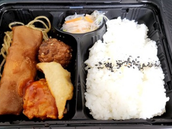 ラ・ムーで朝ごはん買ってきた