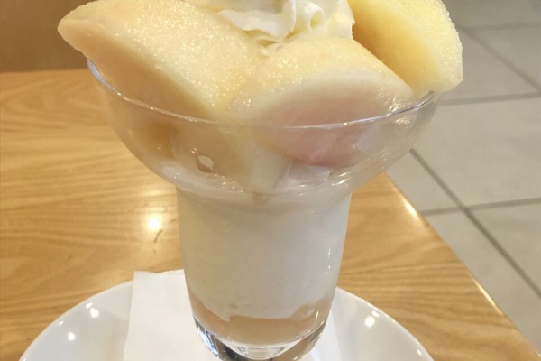 Tasty 桃パフェ