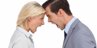 長期休暇中に夫婦喧嘩をしてしまい、予定が全てダメになり、一人で過ごし、最終日に和解して平穏を取り戻した。