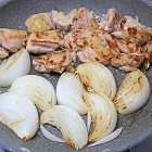 新玉ねぎが主役！とろとろ新玉ねぎの鶏塩バター蒸し！