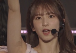 【速報】菅原咲月さん、美しすぎるナマ腋をボロン