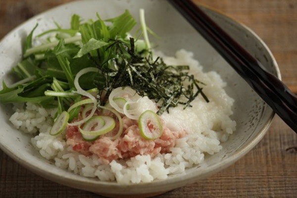 ねばとろ丼のレシピ・作り方｜和食がいっぱい。ヒガシマルレシピ｜【ヒガシマル醤油】