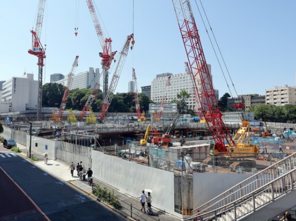 地上29階「(仮称)品川駅西口地区A地区新築計画」の建設状況！タワークレーンが2基設置された旧ホテルパシフィック東京跡地の再開発（2026.7.20）