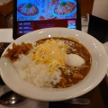 カレーに玉子とチーズは合う