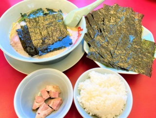 【海苔15枚頼むと手巻き寿司みたくなった】函館 ラーメン山岡家