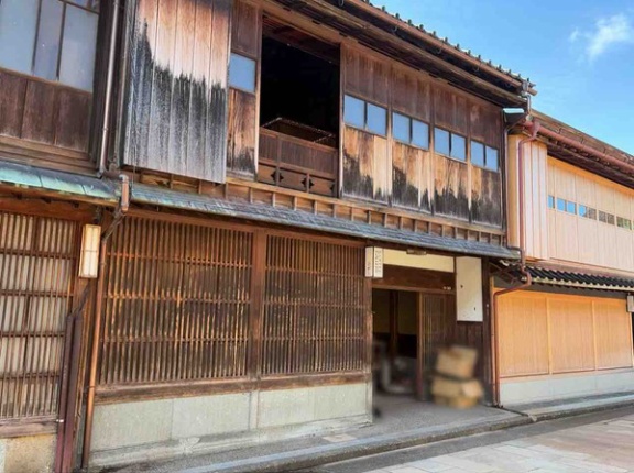石川県金沢市東山に『COFFEE GALLERY ひがし茶屋街』なるギャラリースタイルのコーヒーショップがオープンするらしい。