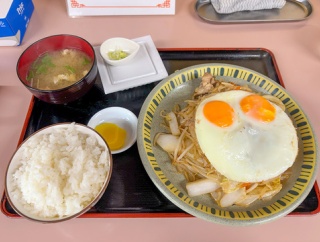 旭川市 【さとう家】で定食を(チキンカツ・生姜焼き・チキン焼き)