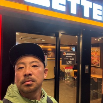 沼津にはまだないゼッテリア。ん？ロッテリアと違うの？いまのところ県内には6店舗みたい。